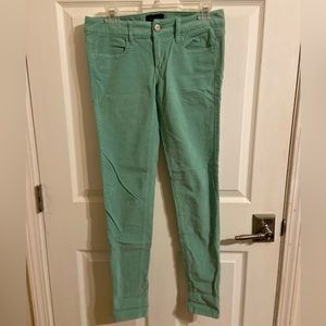 American Eagle Women’s super stretch jeggings.                  Size:2 Regular